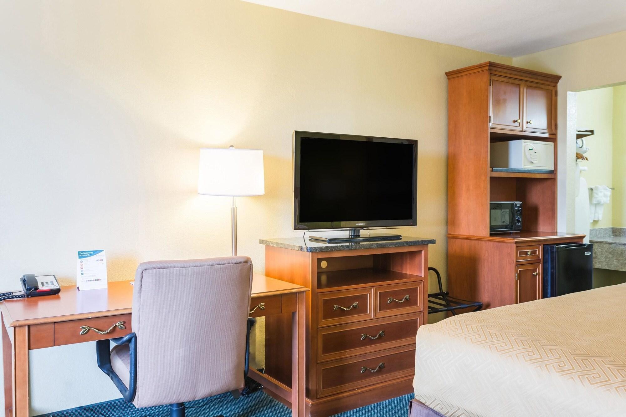Econo Lodge White Pine Morristown I-81 & I-40 Split Екстер'єр фото