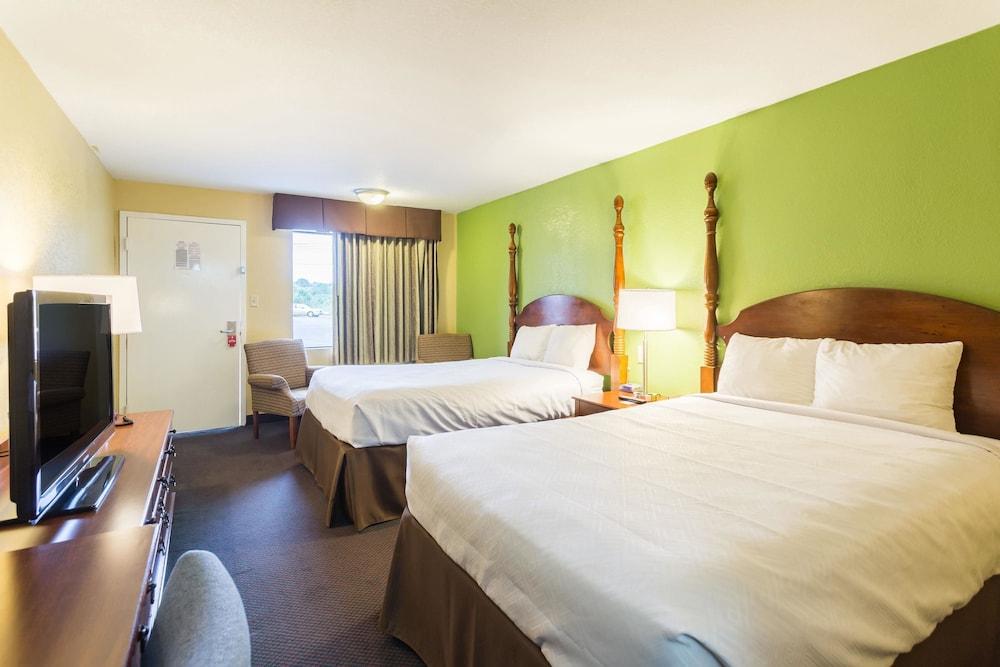Econo Lodge White Pine Morristown I-81 & I-40 Split Екстер'єр фото