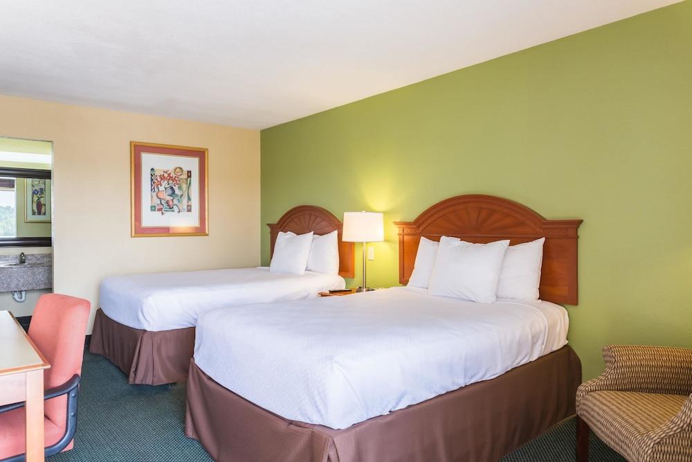 Econo Lodge White Pine Morristown I-81 & I-40 Split Екстер'єр фото