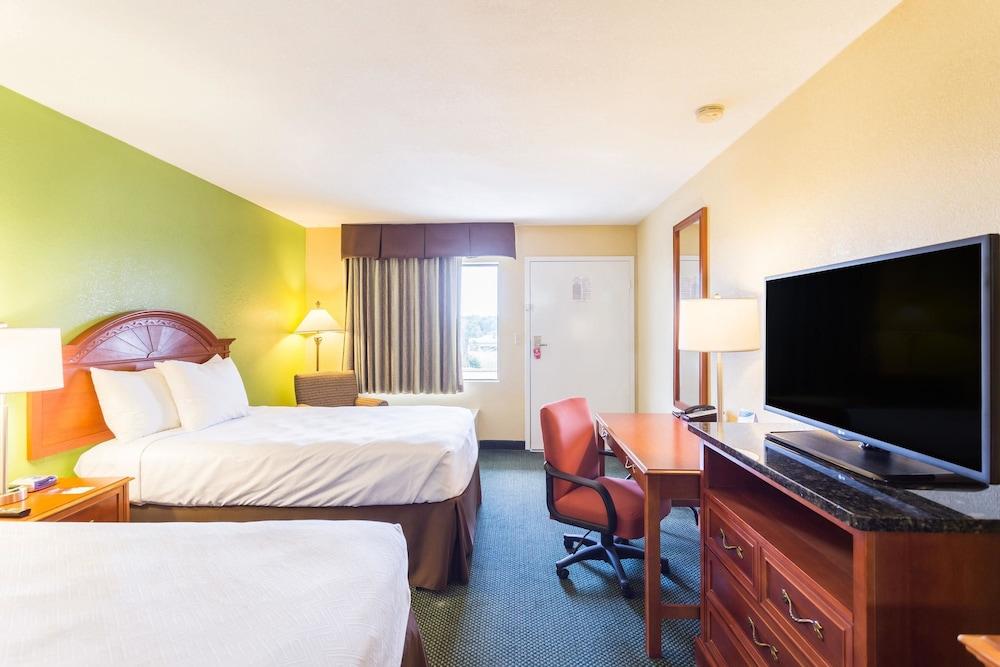 Econo Lodge White Pine Morristown I-81 & I-40 Split Екстер'єр фото