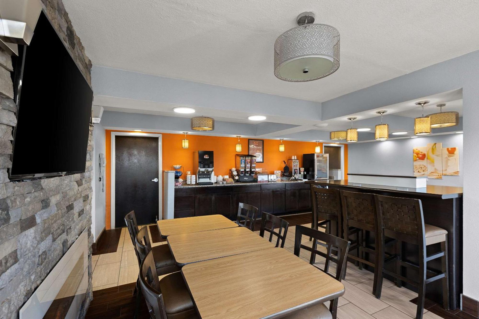 Econo Lodge White Pine Morristown I-81 & I-40 Split Екстер'єр фото
