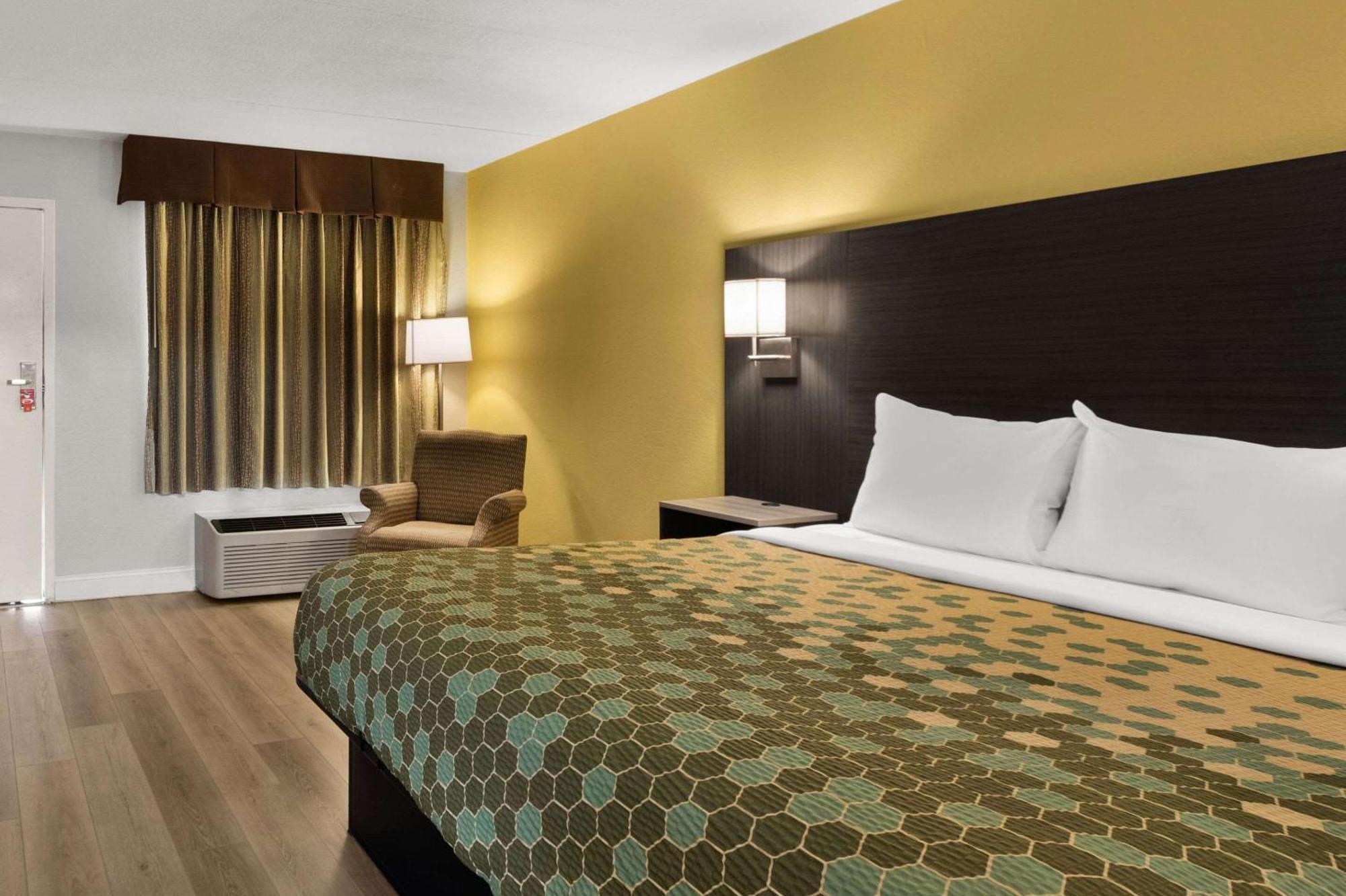 Econo Lodge White Pine Morristown I-81 & I-40 Split Екстер'єр фото