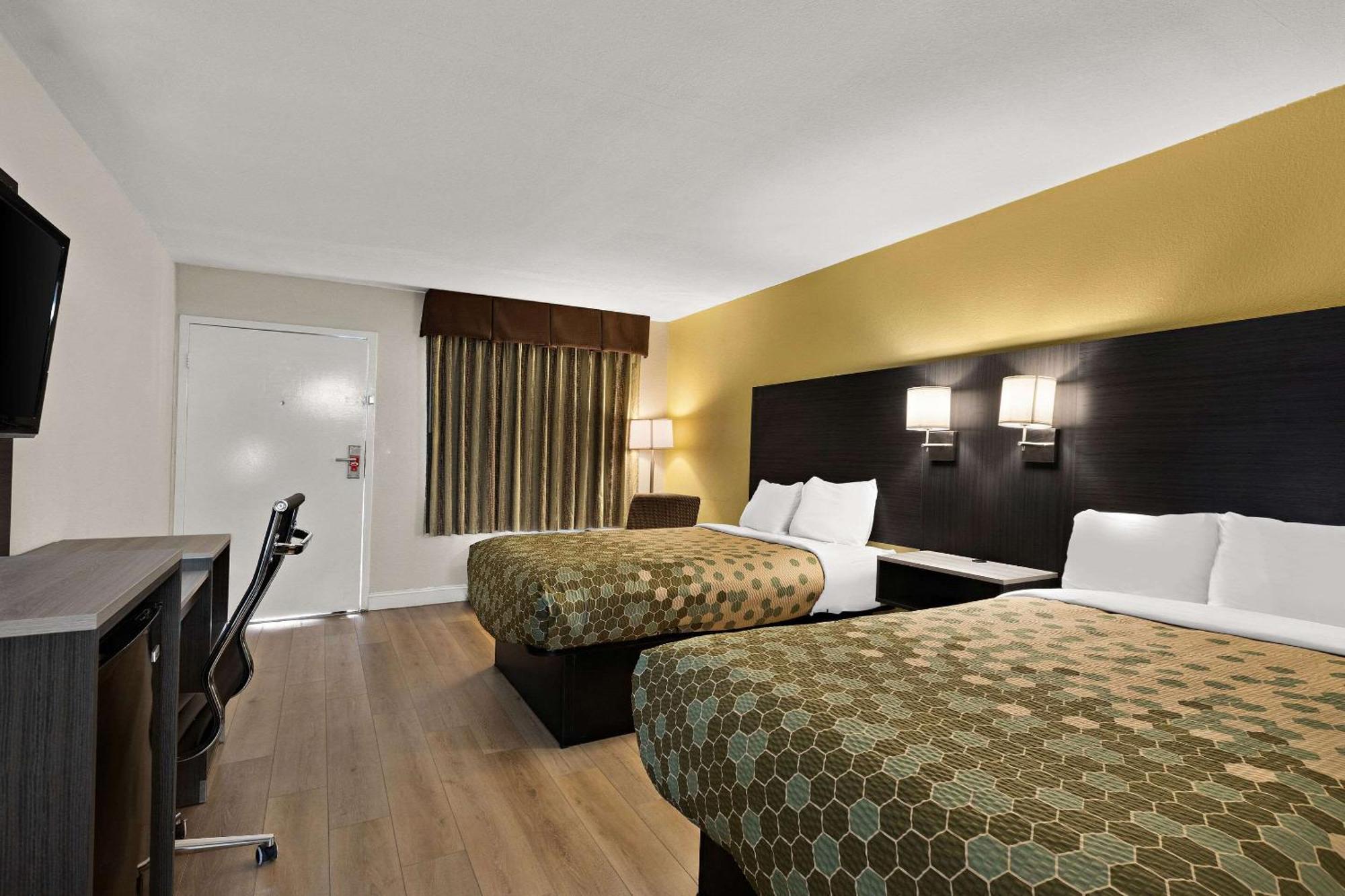 Econo Lodge White Pine Morristown I-81 & I-40 Split Екстер'єр фото