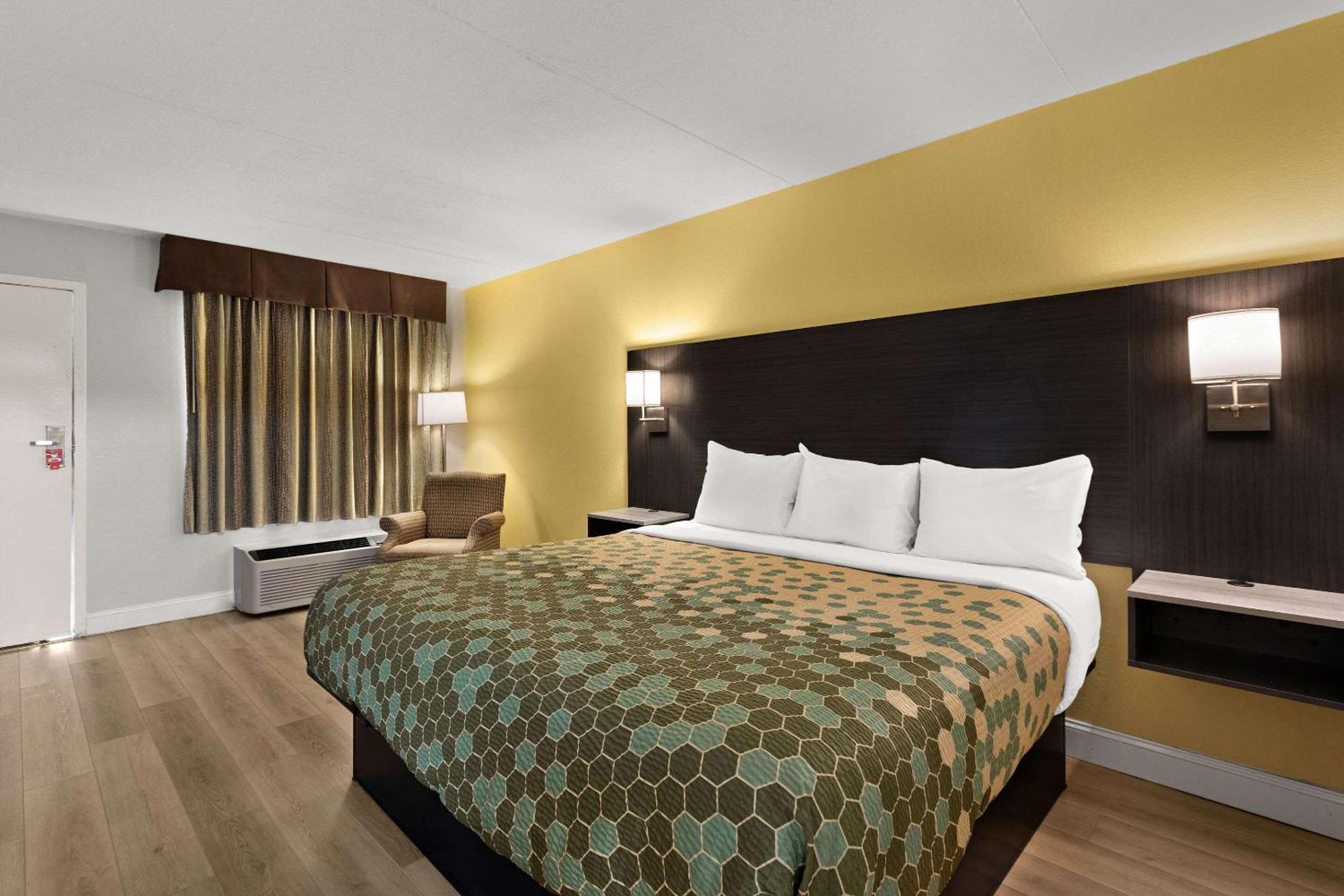 Econo Lodge White Pine Morristown I-81 & I-40 Split Екстер'єр фото