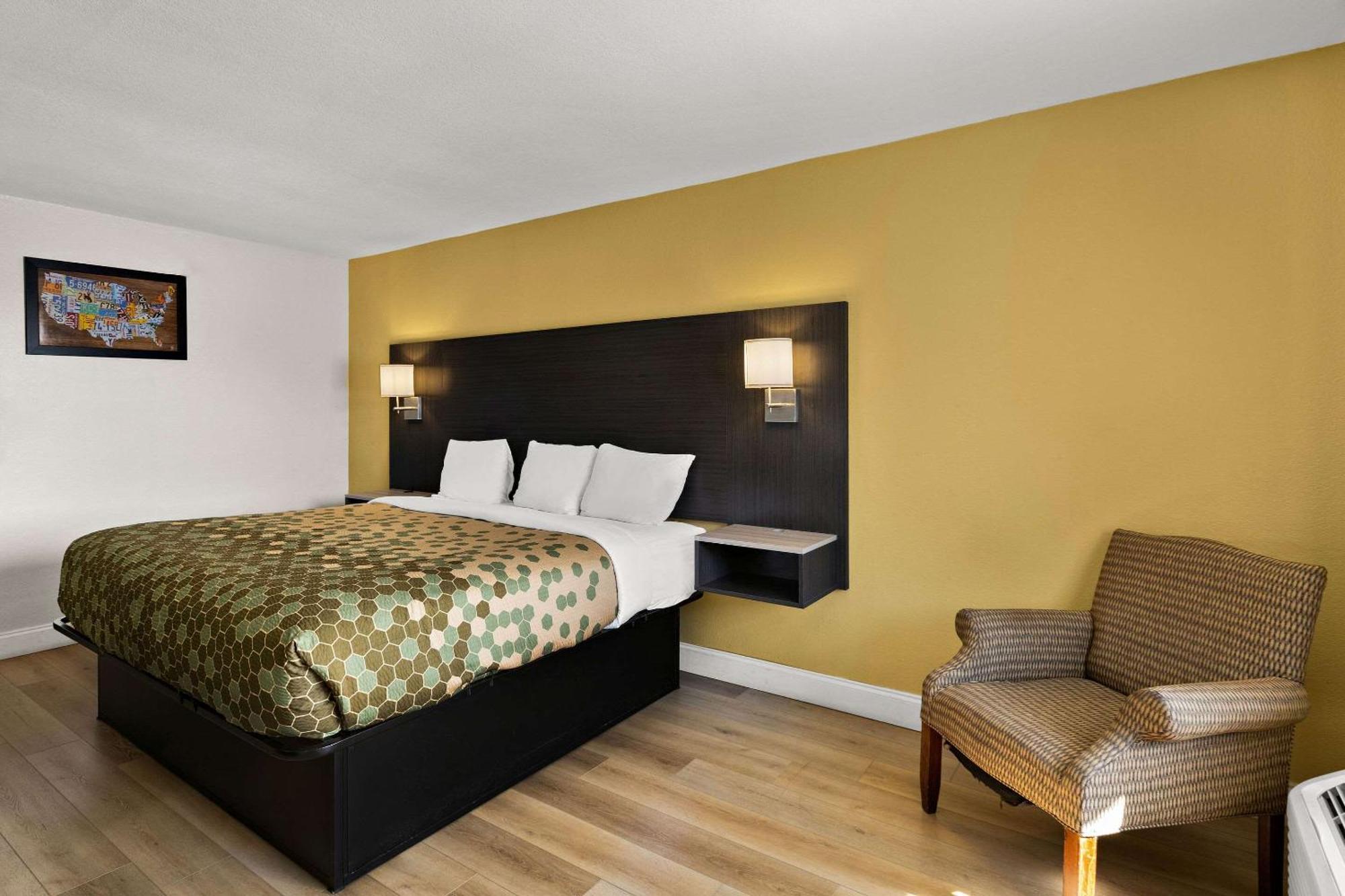 Econo Lodge White Pine Morristown I-81 & I-40 Split Екстер'єр фото